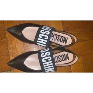 Moschino flats *PRICE IS FIRM* TODAY ONLY!